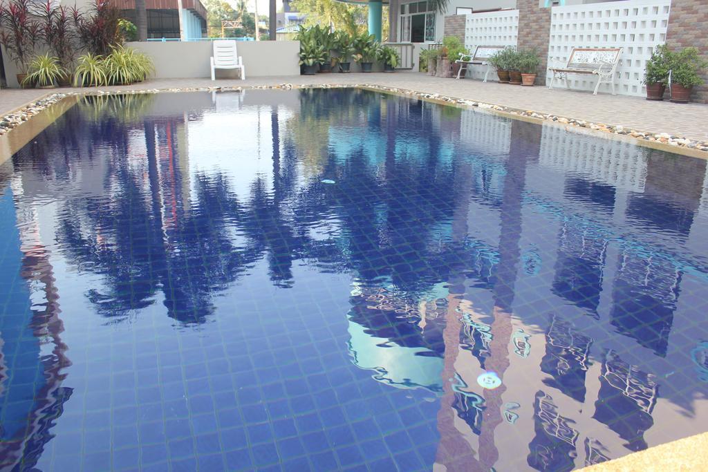 Lomsabai Apartments Bang Saen Ngoại thất bức ảnh