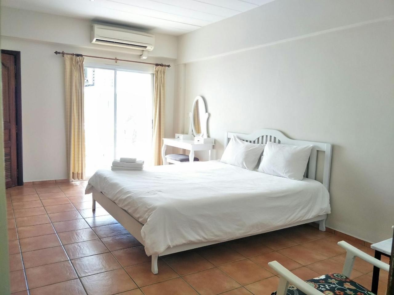 Lomsabai Apartments Bang Saen Ngoại thất bức ảnh