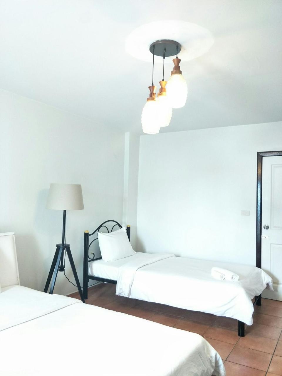 Lomsabai Apartments Bang Saen Ngoại thất bức ảnh