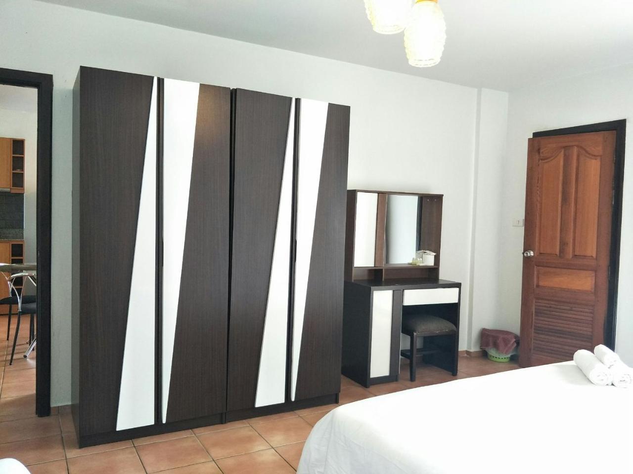 Lomsabai Apartments Bang Saen Ngoại thất bức ảnh