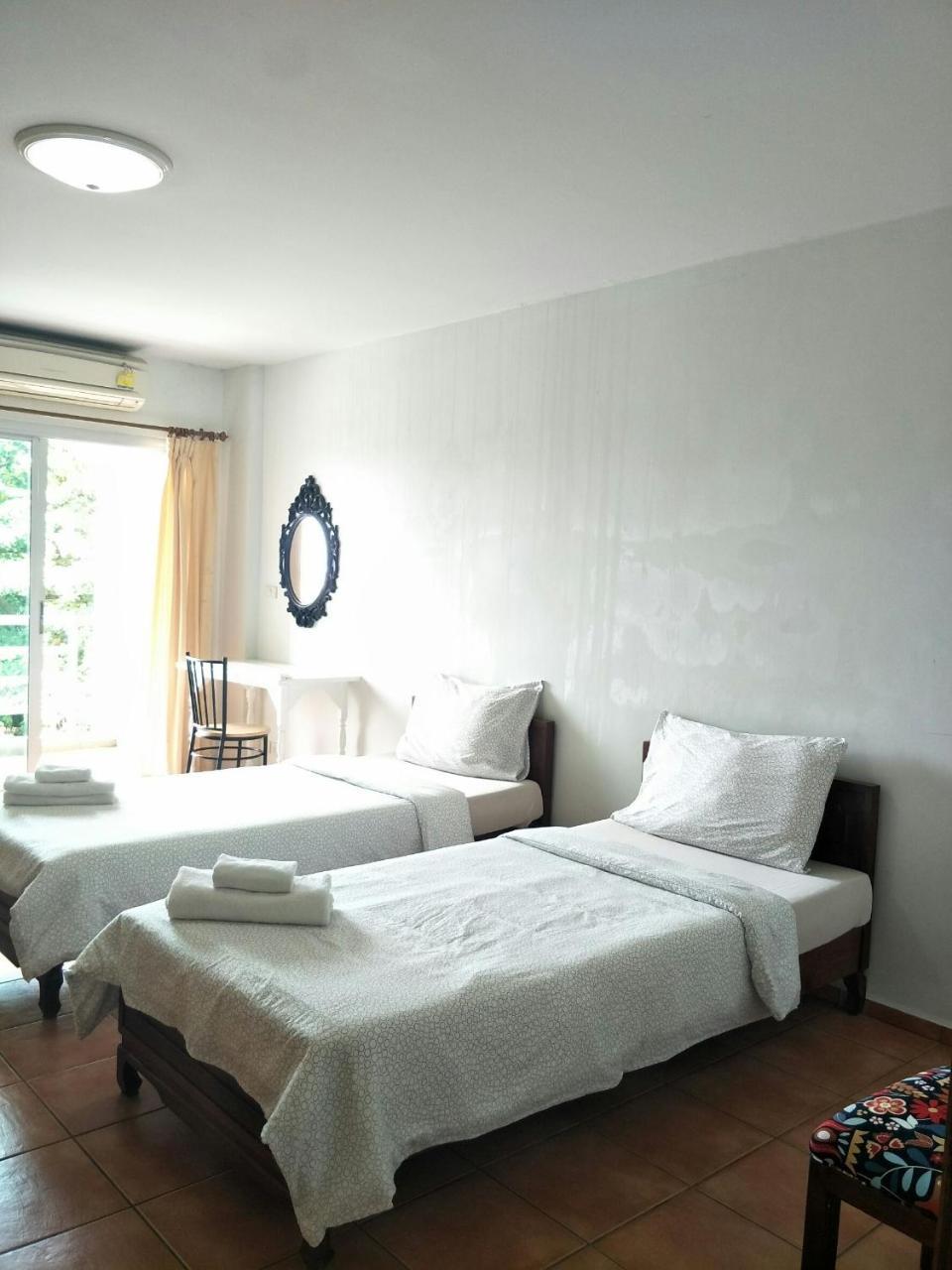 Lomsabai Apartments Bang Saen Ngoại thất bức ảnh