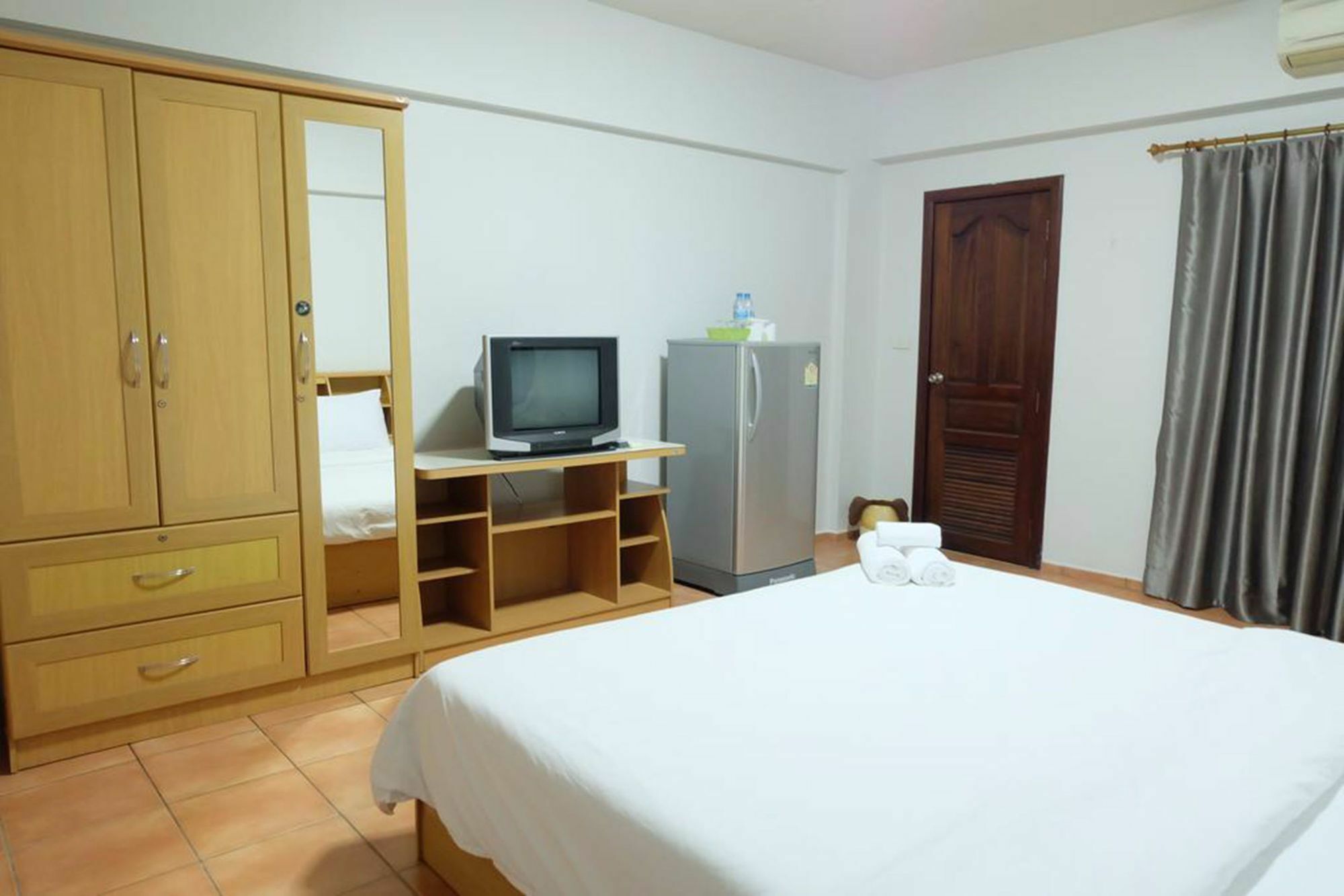 Lomsabai Apartments Bang Saen Ngoại thất bức ảnh