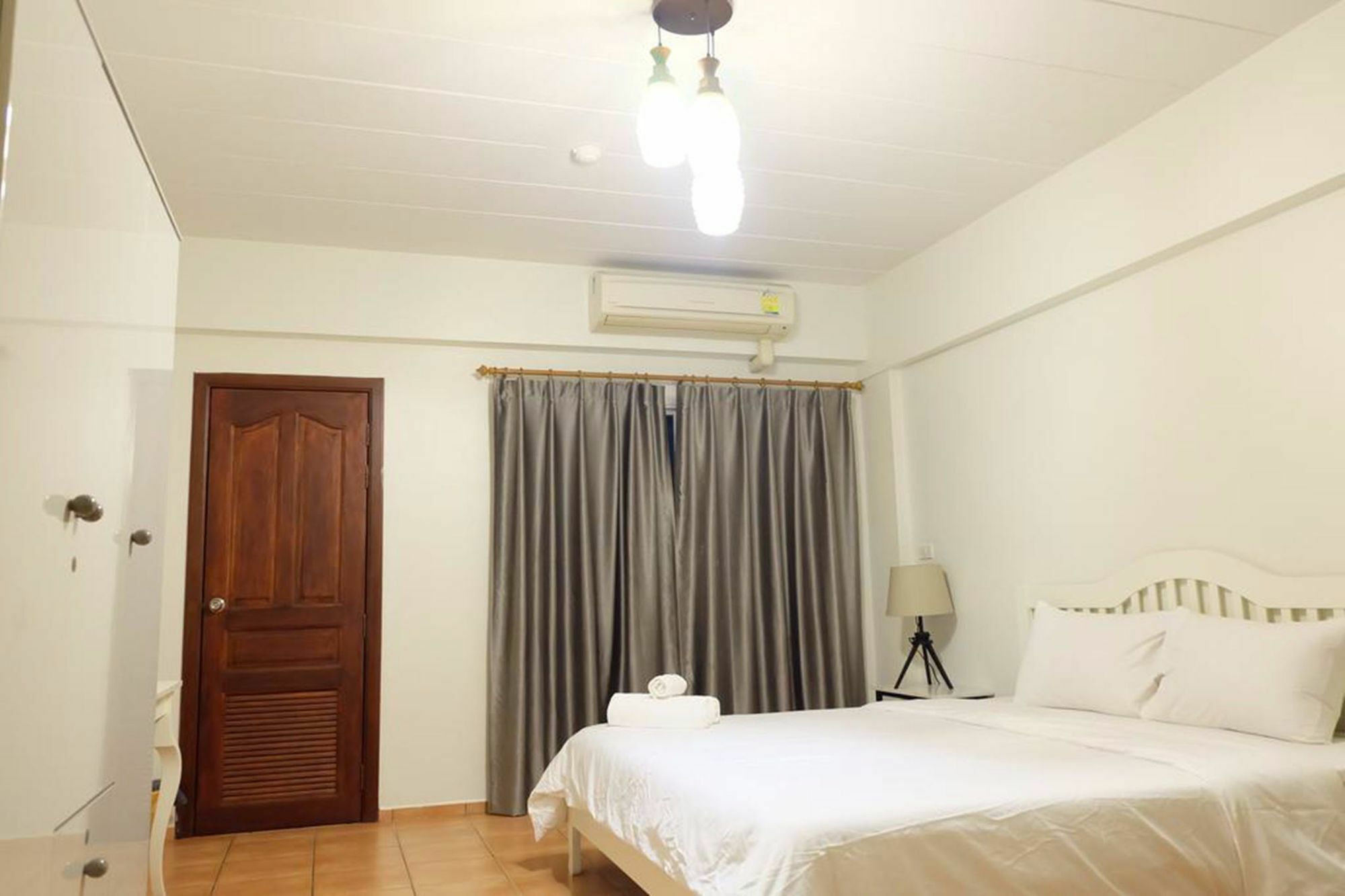 Lomsabai Apartments Bang Saen Ngoại thất bức ảnh