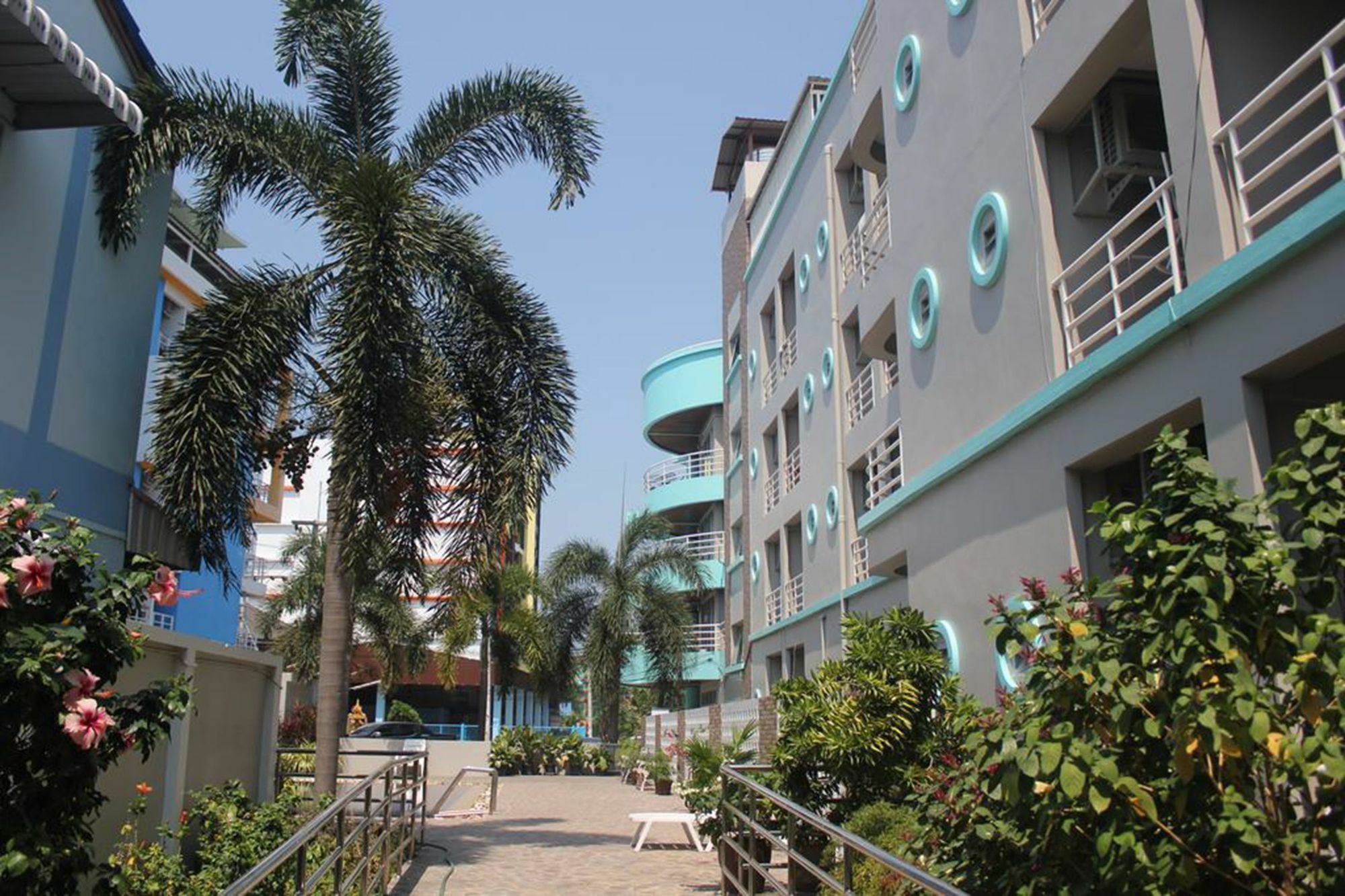 Lomsabai Apartments Bang Saen Ngoại thất bức ảnh